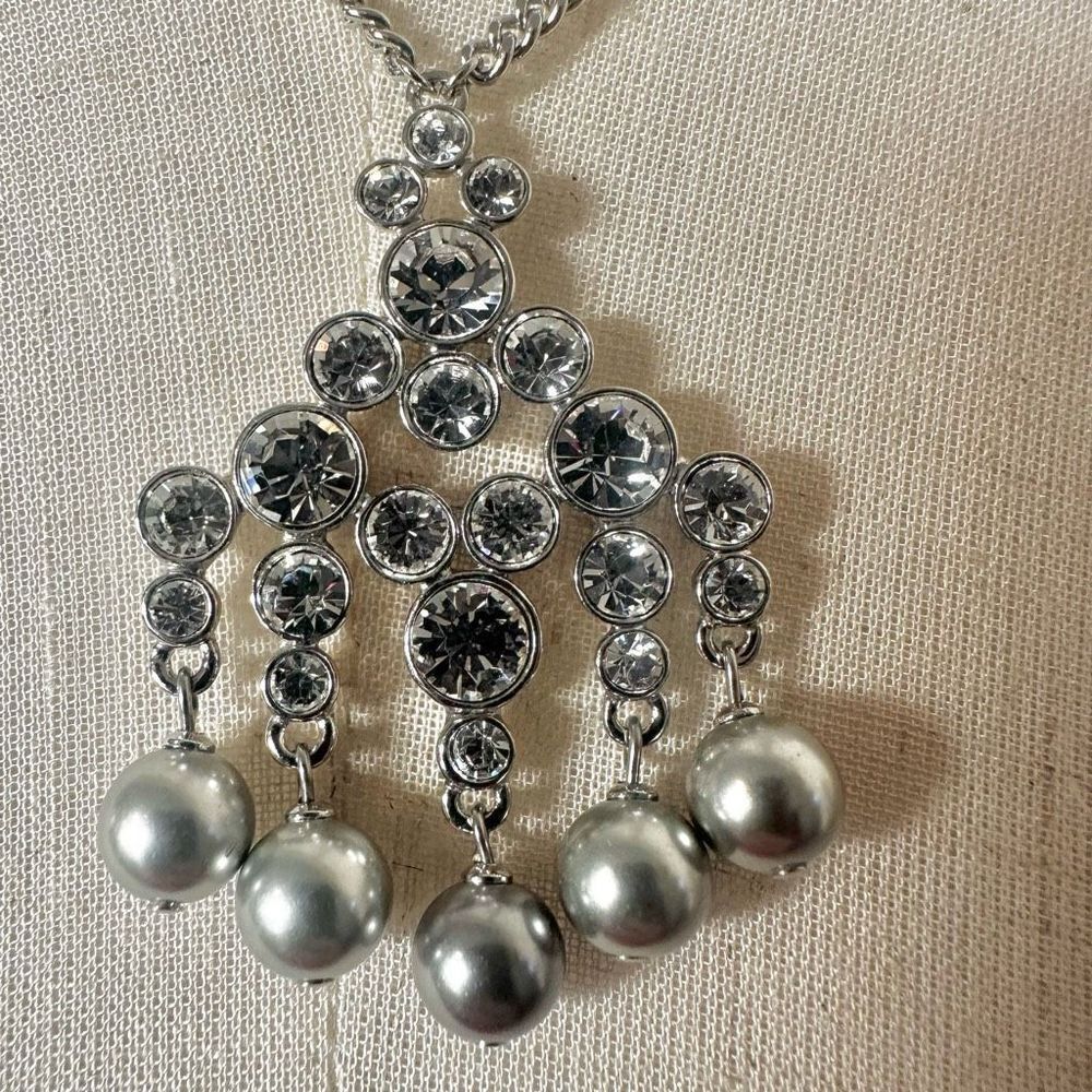 Givenchy rhinestone grey faux pearl pendant necklace - Picture 2 of 12